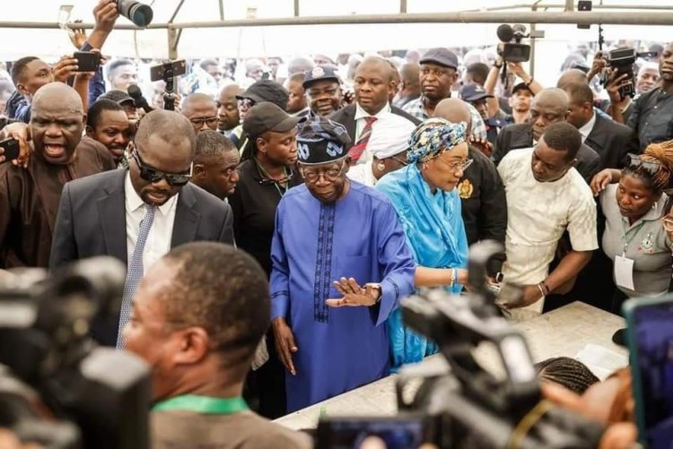 NIGERIANS IN DIFFERENT POLLING STATION, MAKING SURE THEIR VOTES COUNT